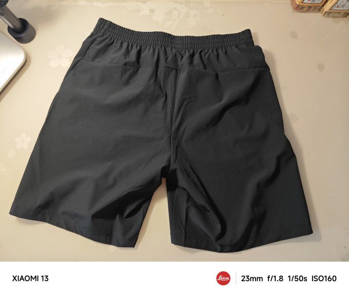 安踏运动短裤