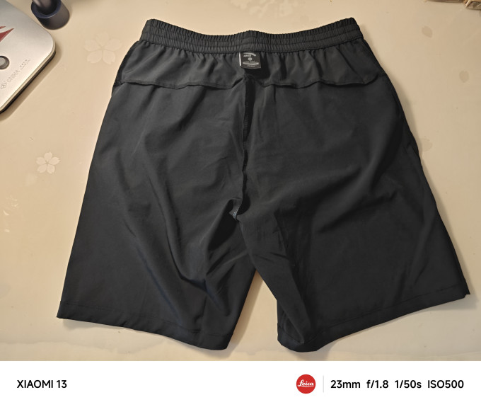 安踏运动短裤