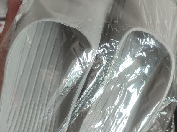 柔软的拖鞋只要2元
