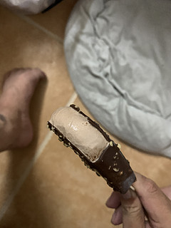 雀巢脆脆鲨巧克力雪糕