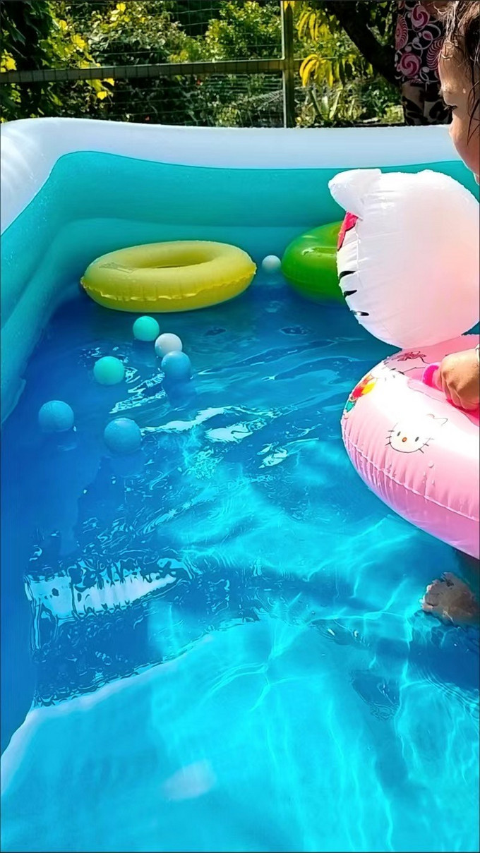 儿童游泳池