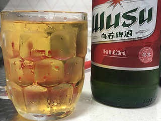 乌苏啤酒，畅饮夏日的绝佳选择！