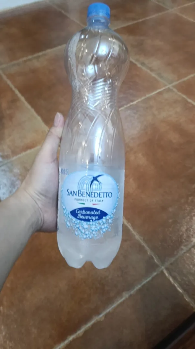 水