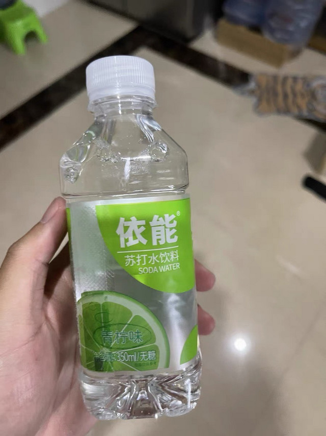 夏天就要喝凉凉的苏打汽水