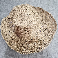 方便折叠的草编遮阳帽，夏天必备的好物
