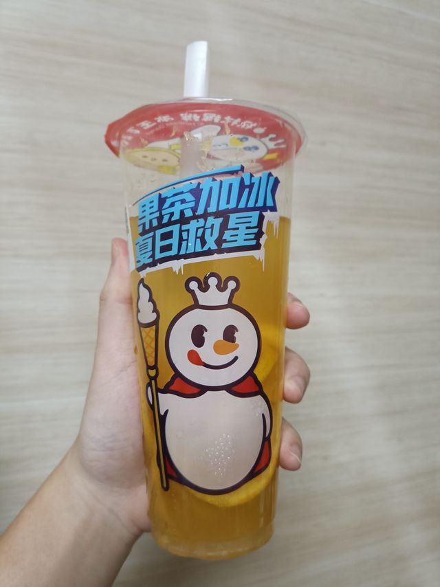 蜜雪冰城的棒打鲜橙，最好喝了