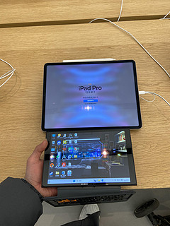 🤔同框12.9寸ipad！8.4寸win掌机能干啥？