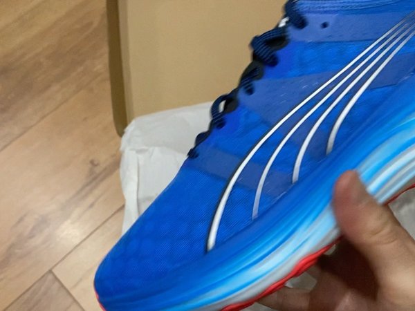 这舒服的大厚底跑起来很稳定