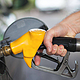  油价越来越贵，准备四连涨，燃油车还值得买吗？　