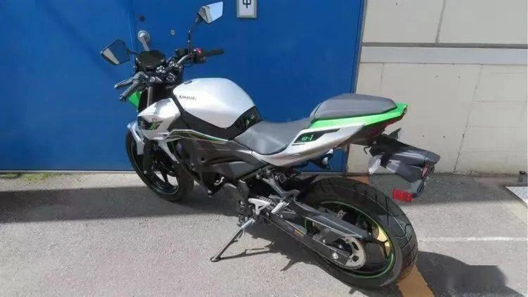 川崎 ninja e-1 / z e-1 电动摩托车即将上市,采用可拆卸电池组,9kw