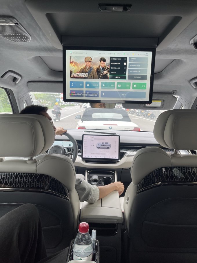 极氪新能源车