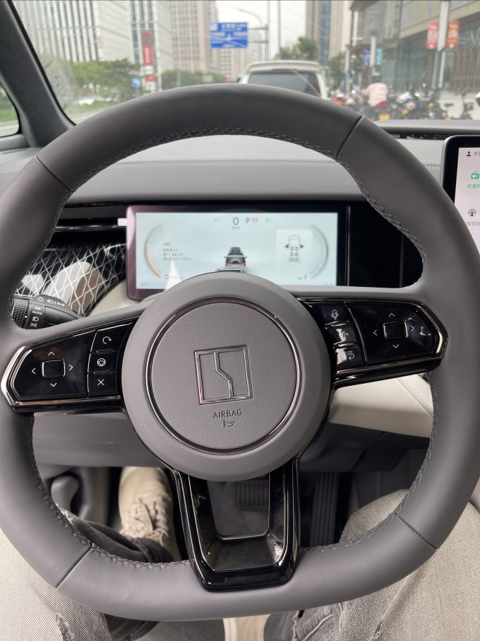 极氪新能源车