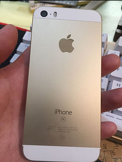 你还记得这部经典的iphone se一代吗？