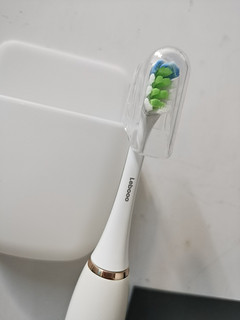 电动牙刷一定要定期清洁吖