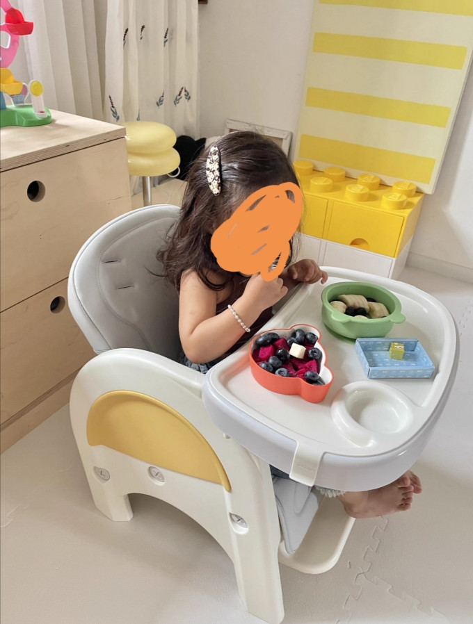 婴儿餐椅