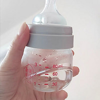 新生儿的第一个奶瓶就选它