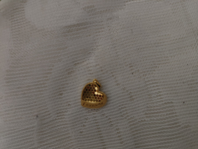 周生生黄金首饰