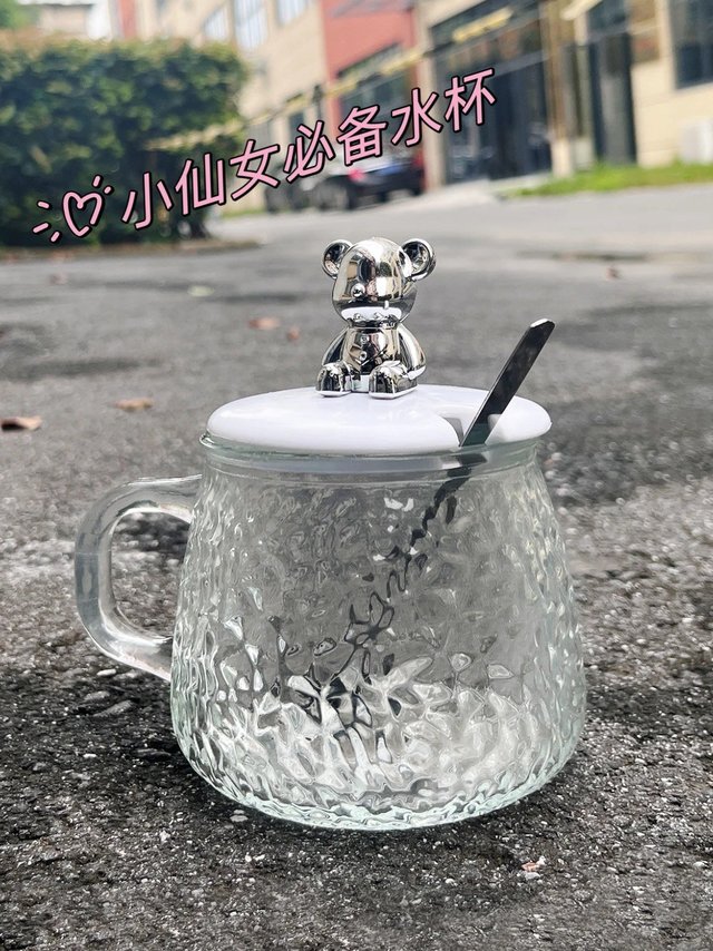 一块钱买到的杯子真的太喜欢了，谢谢张大妈