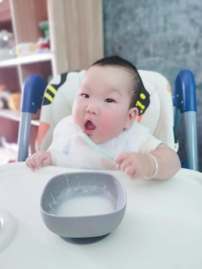 儿童餐具
