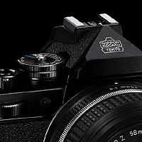 尼康Z f复古相机全画幅微单相机：2440万像素，支持4K 60帧录制，双卡槽