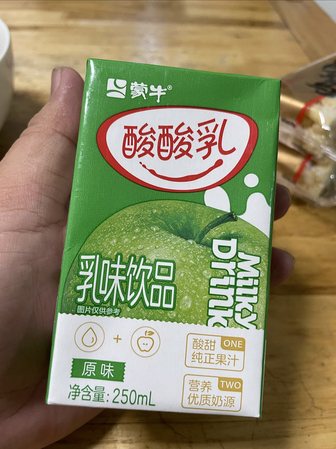 蒙牛果蔬酸酸乳图片图片