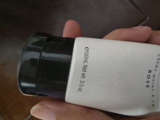 茱莉蔻润手霜滋润一整天