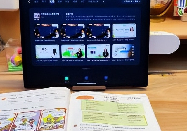 健康护眼屏幕的作业帮超大屏学习机，三项重磅升级 助力孩子学习