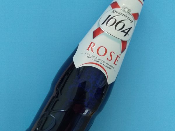 1664啤酒，果香浓郁