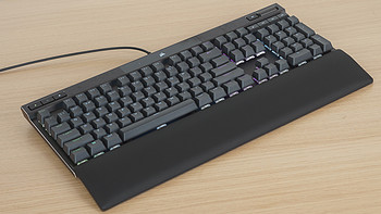 硬核桌面物志 篇三百四十五：打游戏必备！海盗船K70 MAX机械键盘，带你体验极速操作！