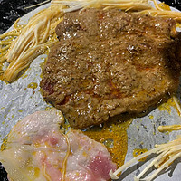 烤肉大厚片牛肉，鸡肉，酸菜