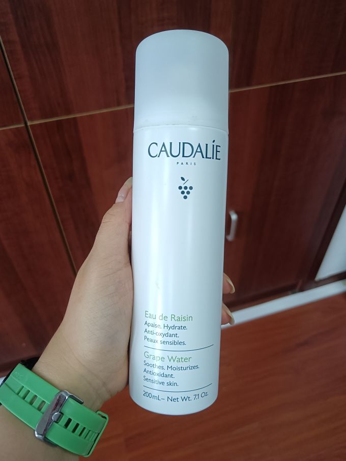 欧缇丽爽肤水