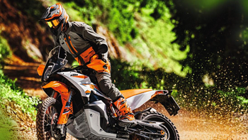 KTM 890 ADVENTURE R 正式上市，售价149800元