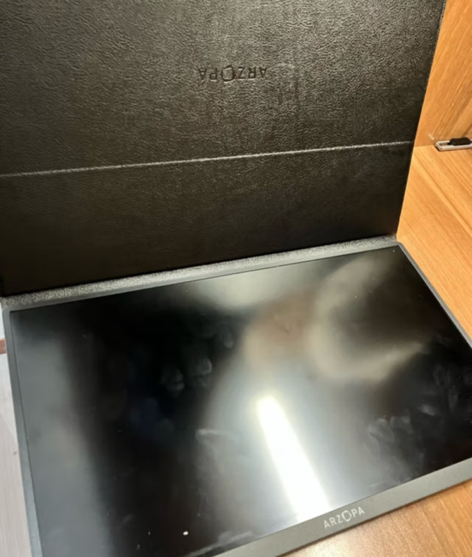 艾卓帕显示器
