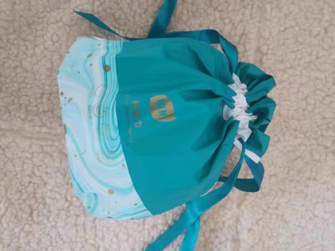 婴儿护理用品