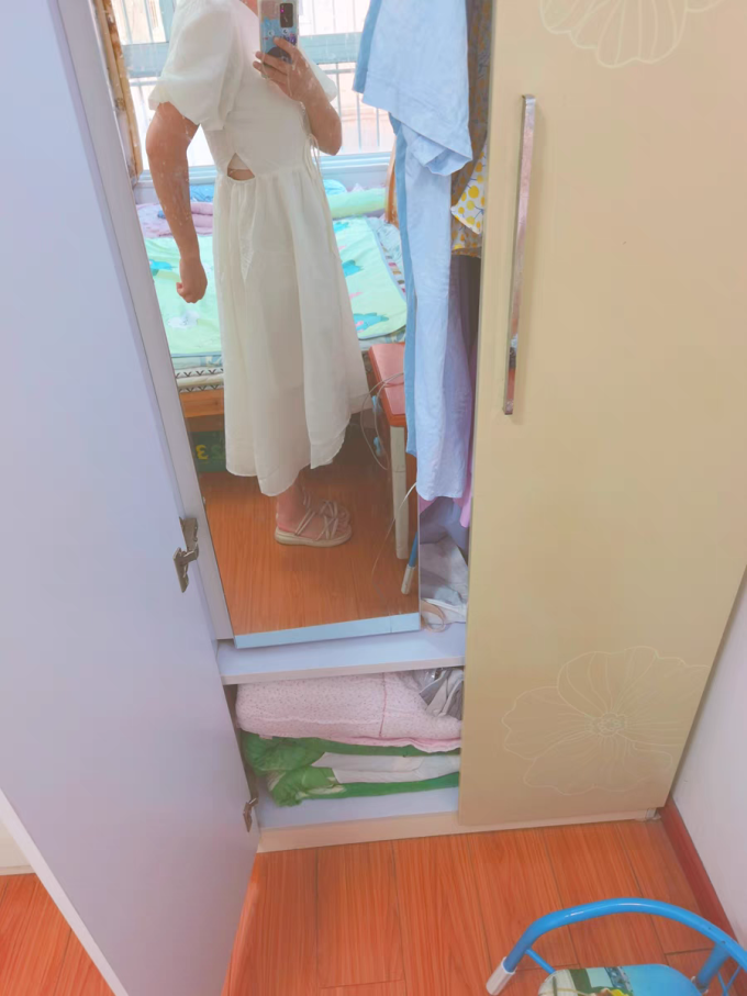 太平鸟连衣裙