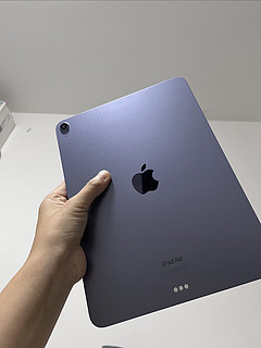 iPad Air5，轻薄便携，让你享受视觉盛宴！