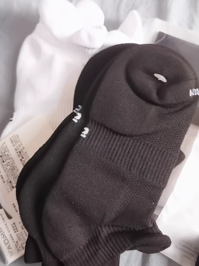 迪卡侬运动袜