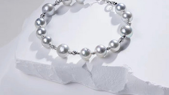珍珠的魅力无法抗拒！赫拉不完美系列银蓝巴洛克Akoya海水珍珠手链，让你散发出迷人的光芒！