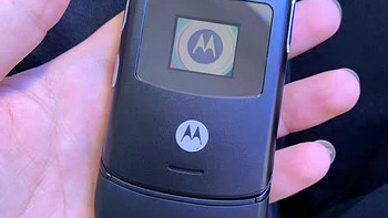 当年是否想要拥有摩托罗拉v3翻盖手机？这些亮点让你无法抗拒！
