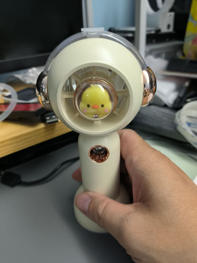 开学了，买个小风扇，挺不错。