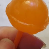 好久没吃棒棒糖了。