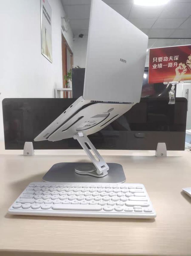 全铝合金，不重却很有质感