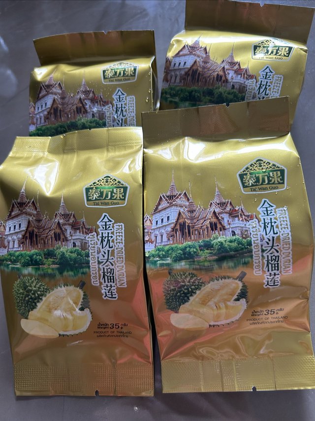 榴莲干，入口即热，有点黏牙