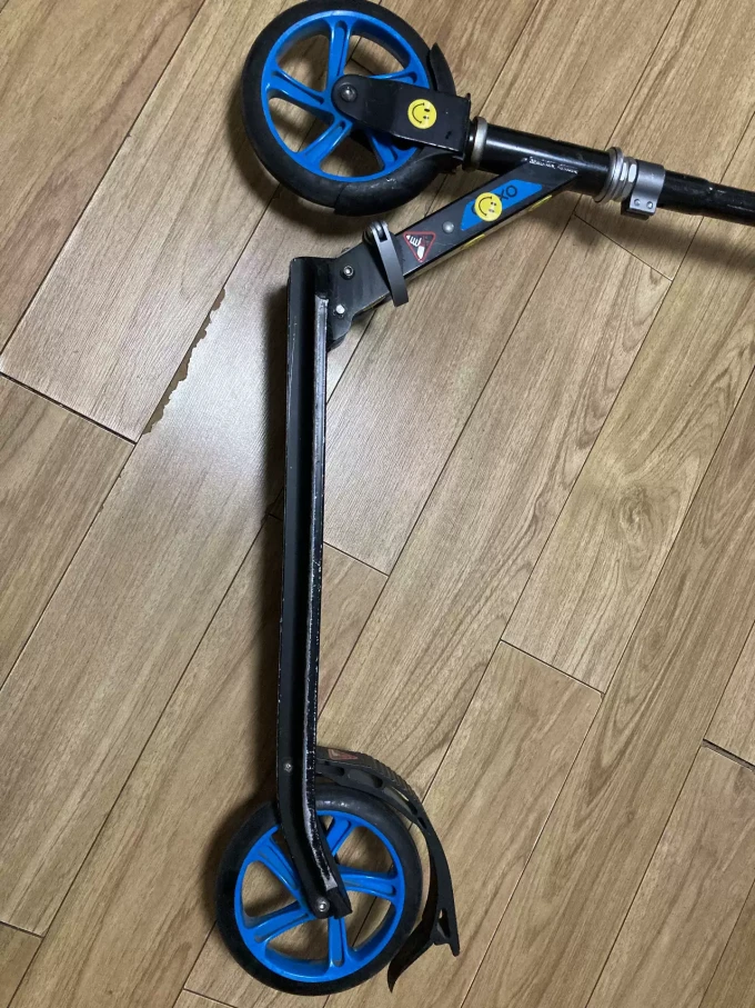迪卡侬儿童滑板车