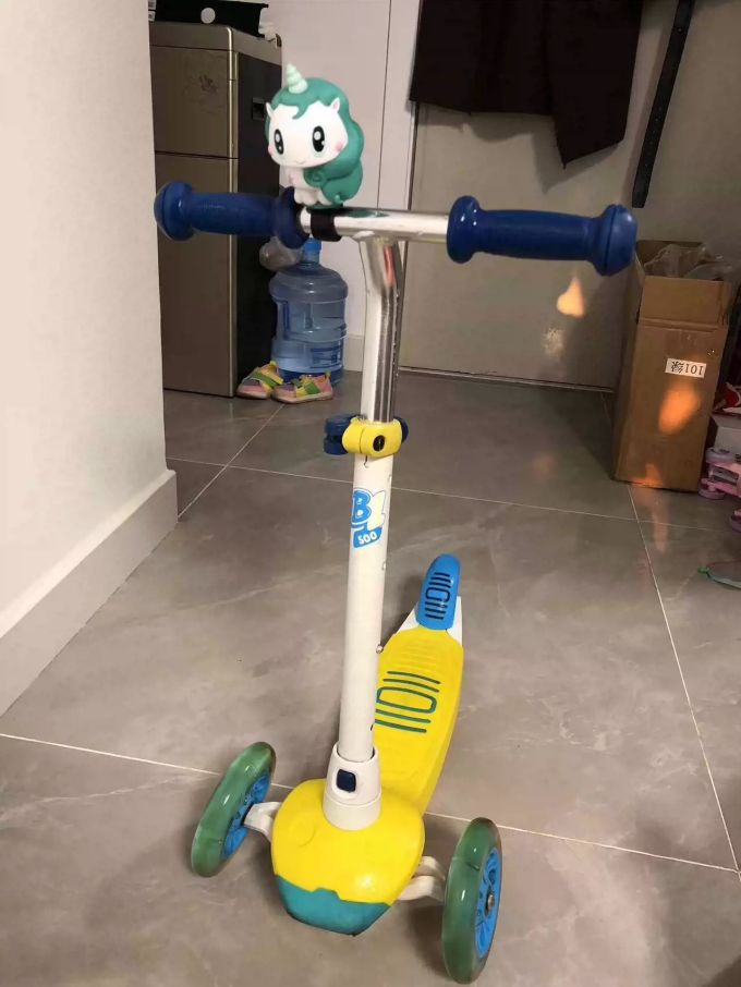 迪卡侬儿童滑板车