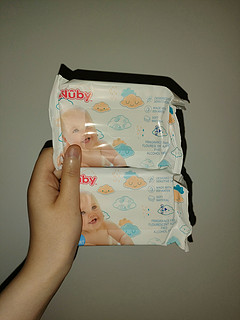 婴儿湿巾，是家里非常实用的一个存在