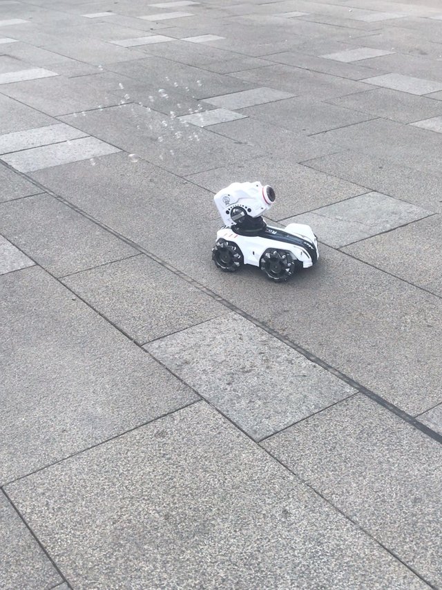奶爸带娃玩车车