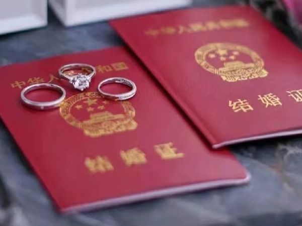 从领证到婚礼，穿搭灵感一次get！