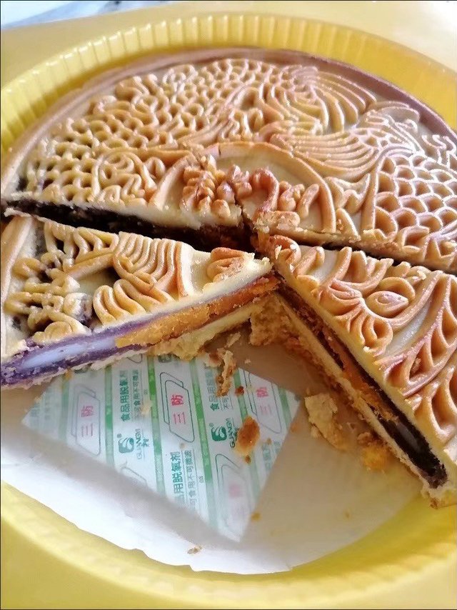 潮汕网红零食麻薯肉松大月饼