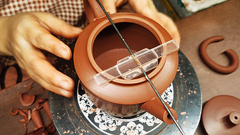坭兴陶专栏 篇一：坭兴陶：传统工艺与现代设计的完美结合，让你的家更有品味！